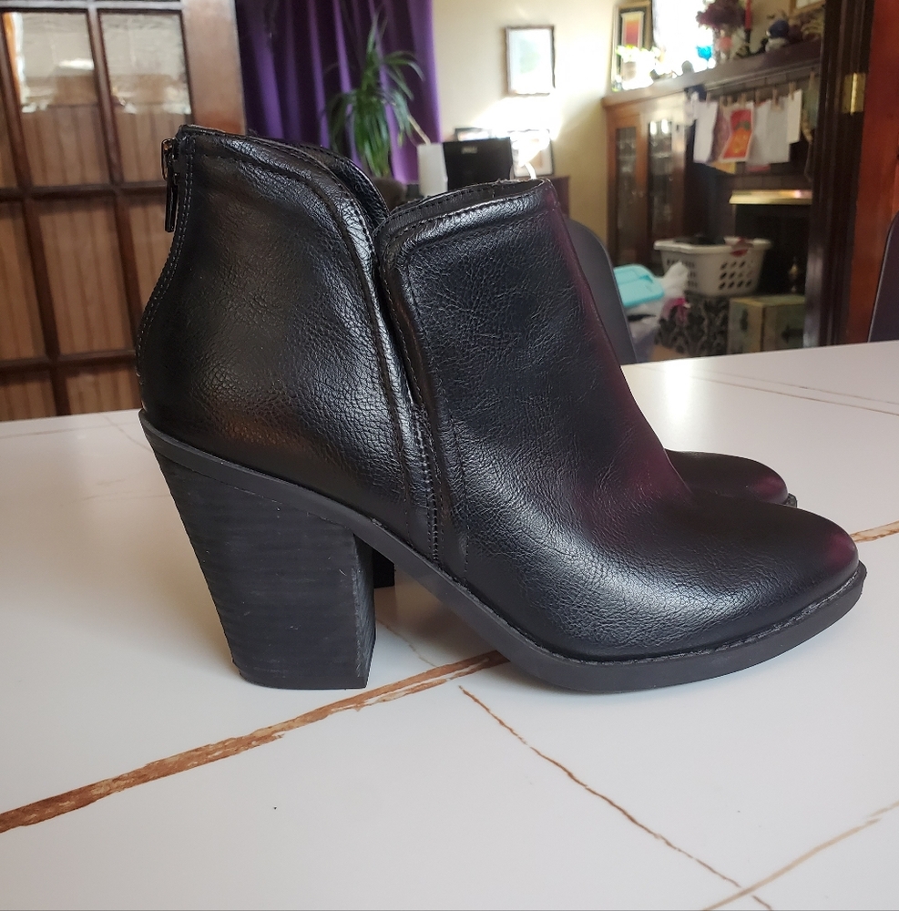 Joie Kayden Heeled Ankle Booties - Picture 2 of 10
